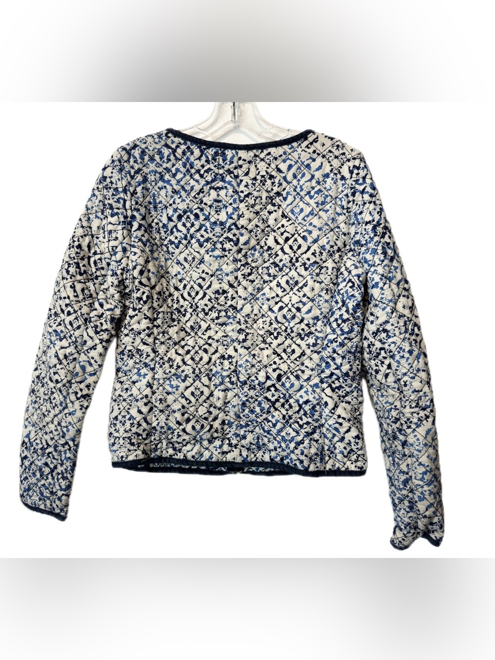 Hinge Quilted Jacket M Blue White Floral Print Zip Front Cropped Lightweight - Picture 2 of 6